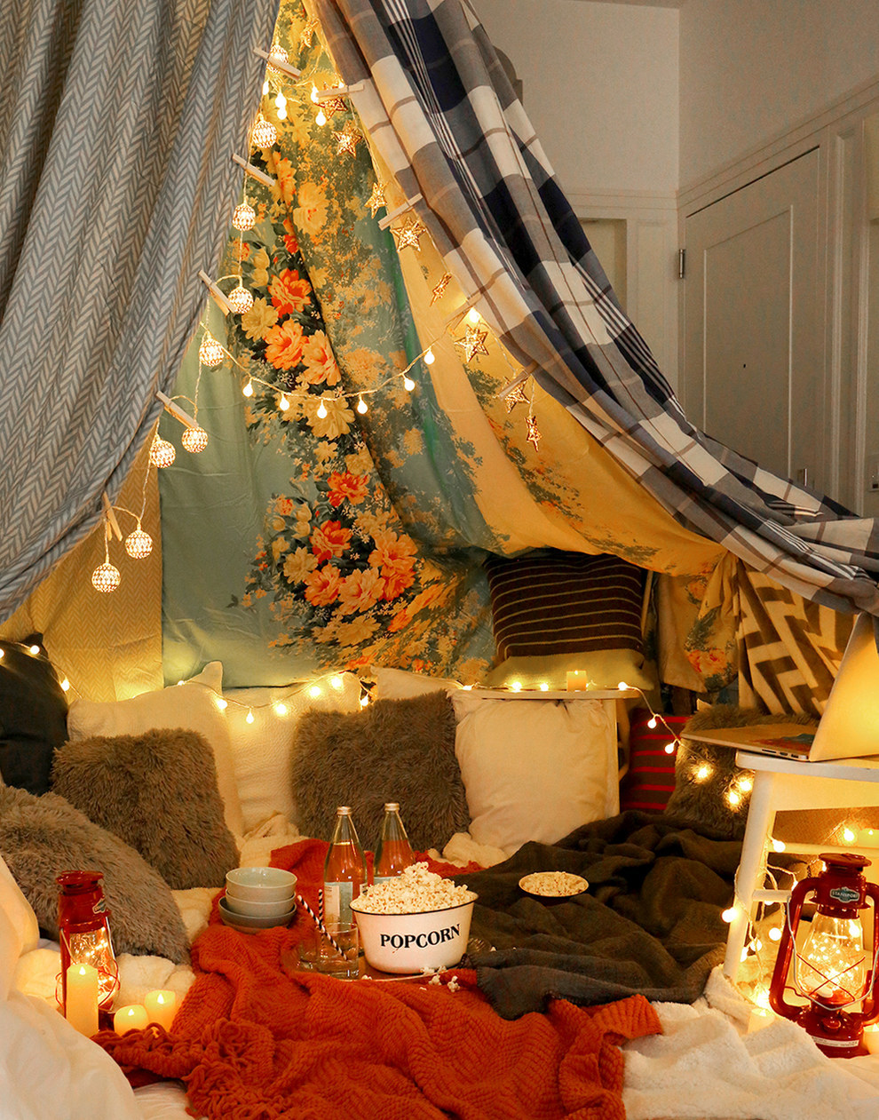 How to Build an Unforgettable Blanket Fort