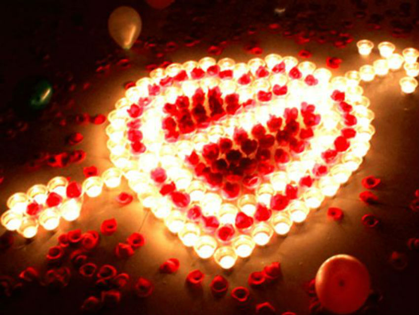 Ready to set your hearts on fire this coming Valentine’s day? This arrangement will certainly say you are. Image Source: Pinterest