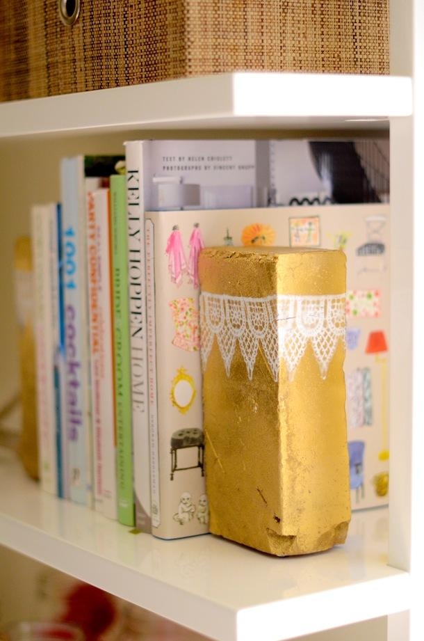 Golden simple ideas for your dorm room. Image Source: Her Campus