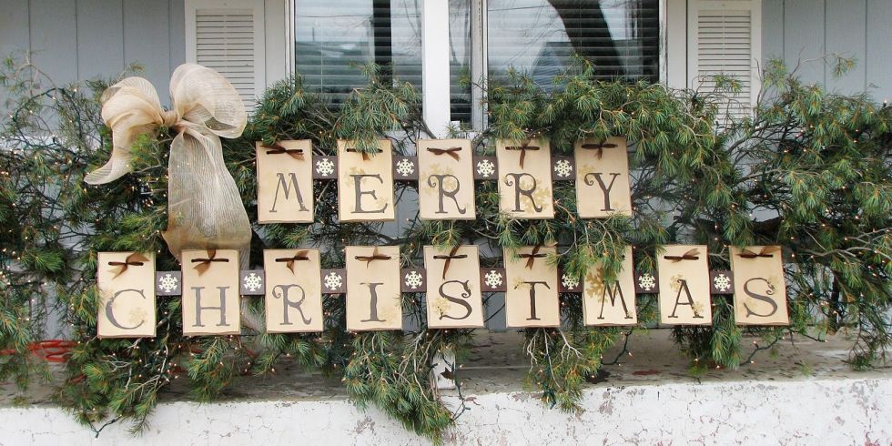 Make your own holiday rustic welcome sign!