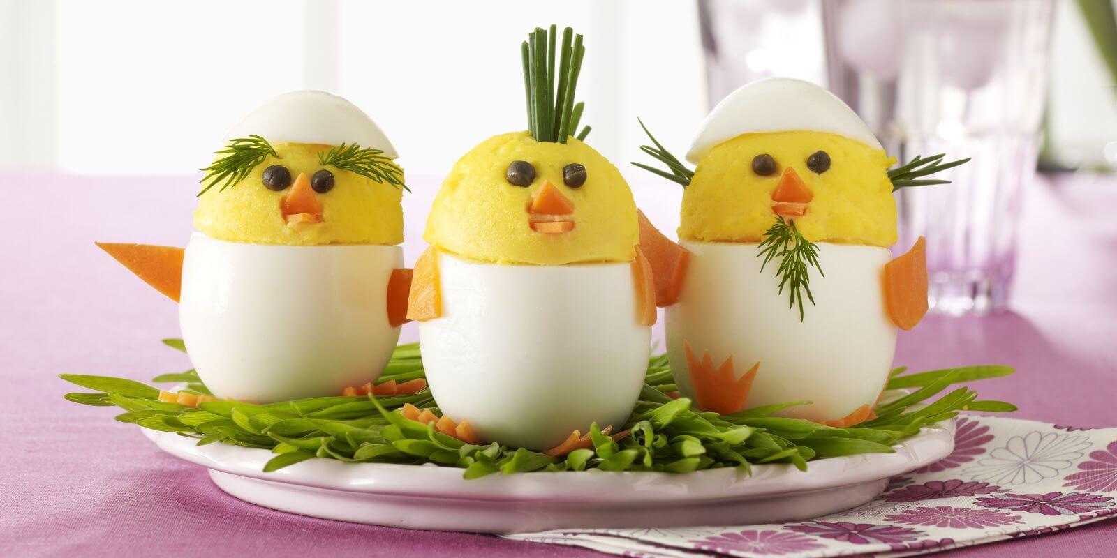 Yummy deviled eggs that look like chicks