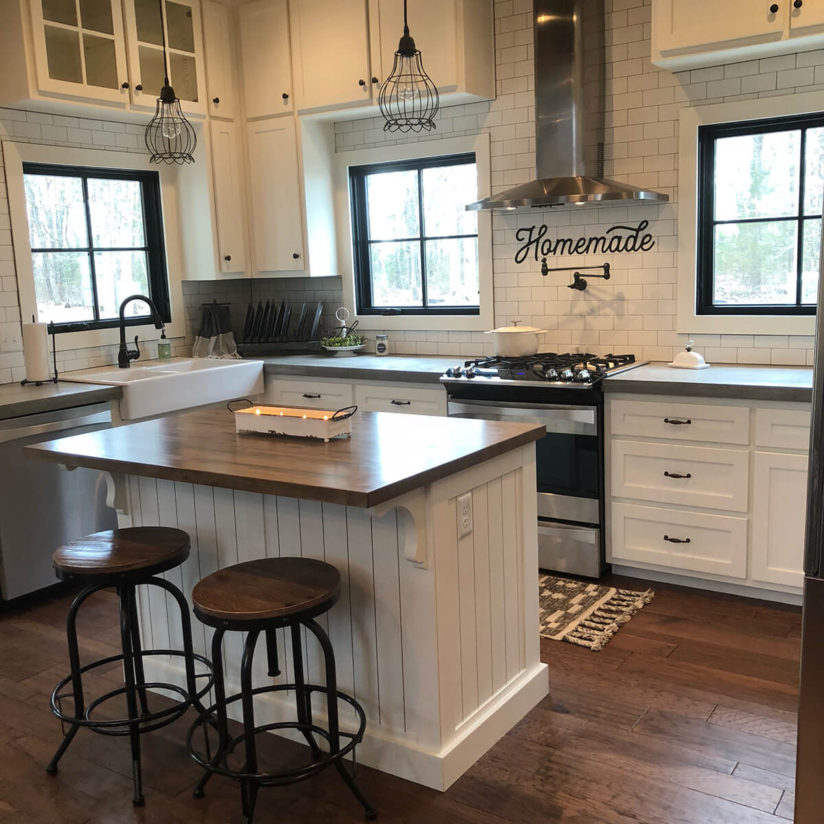 Metals can also take part in a farmhouse kitchen. Source: Home BNC 