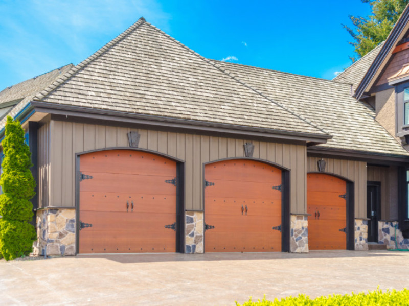 How Much Does Garage Door Repair Cost?