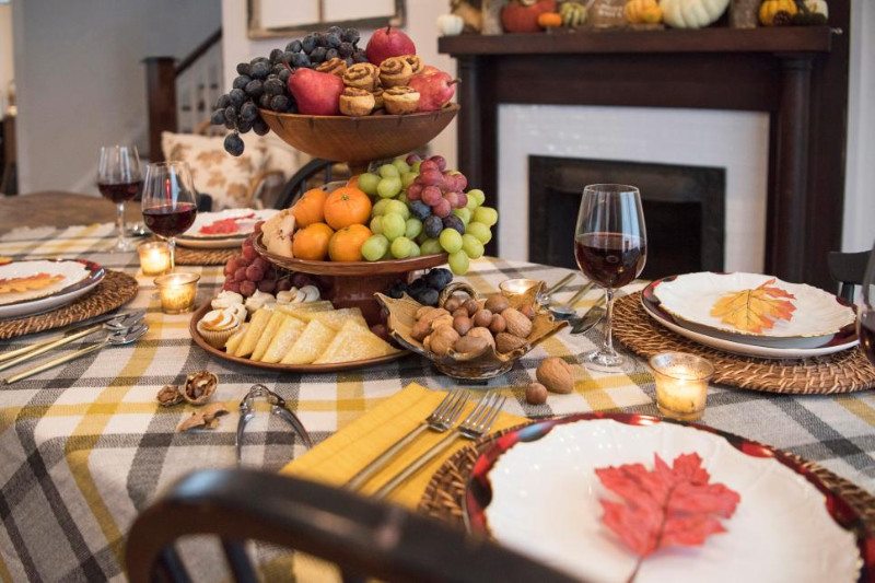 Desserts make for a beautiful (and delicious!) centerpiece. Source: HGTV