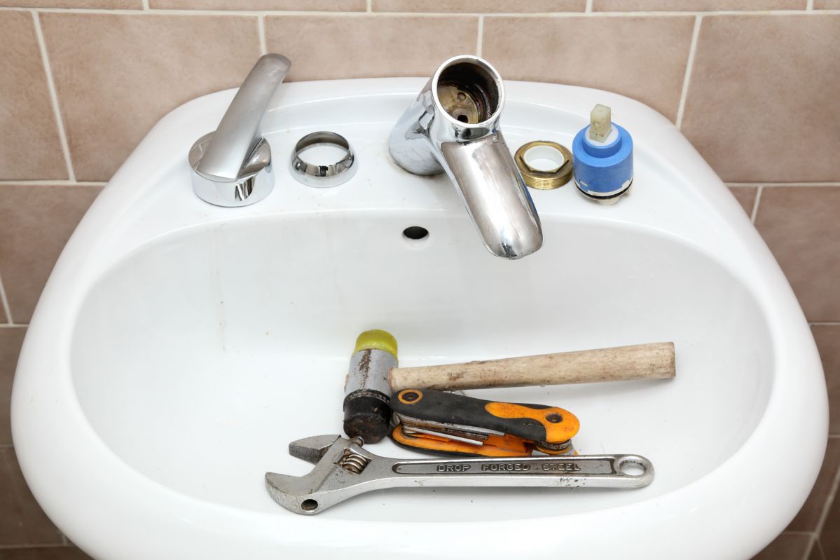 4 Reasons to Hire a Handyman