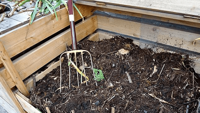 How to Make Compost Tea for Your Garden