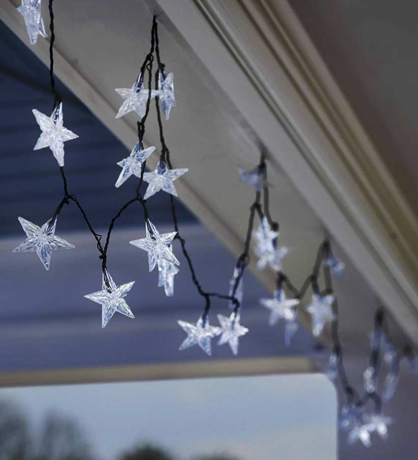 Star-shaped string lights are perfect for holiday decor! Source: Pinterest