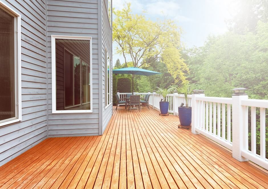 Raised or ground-level deck