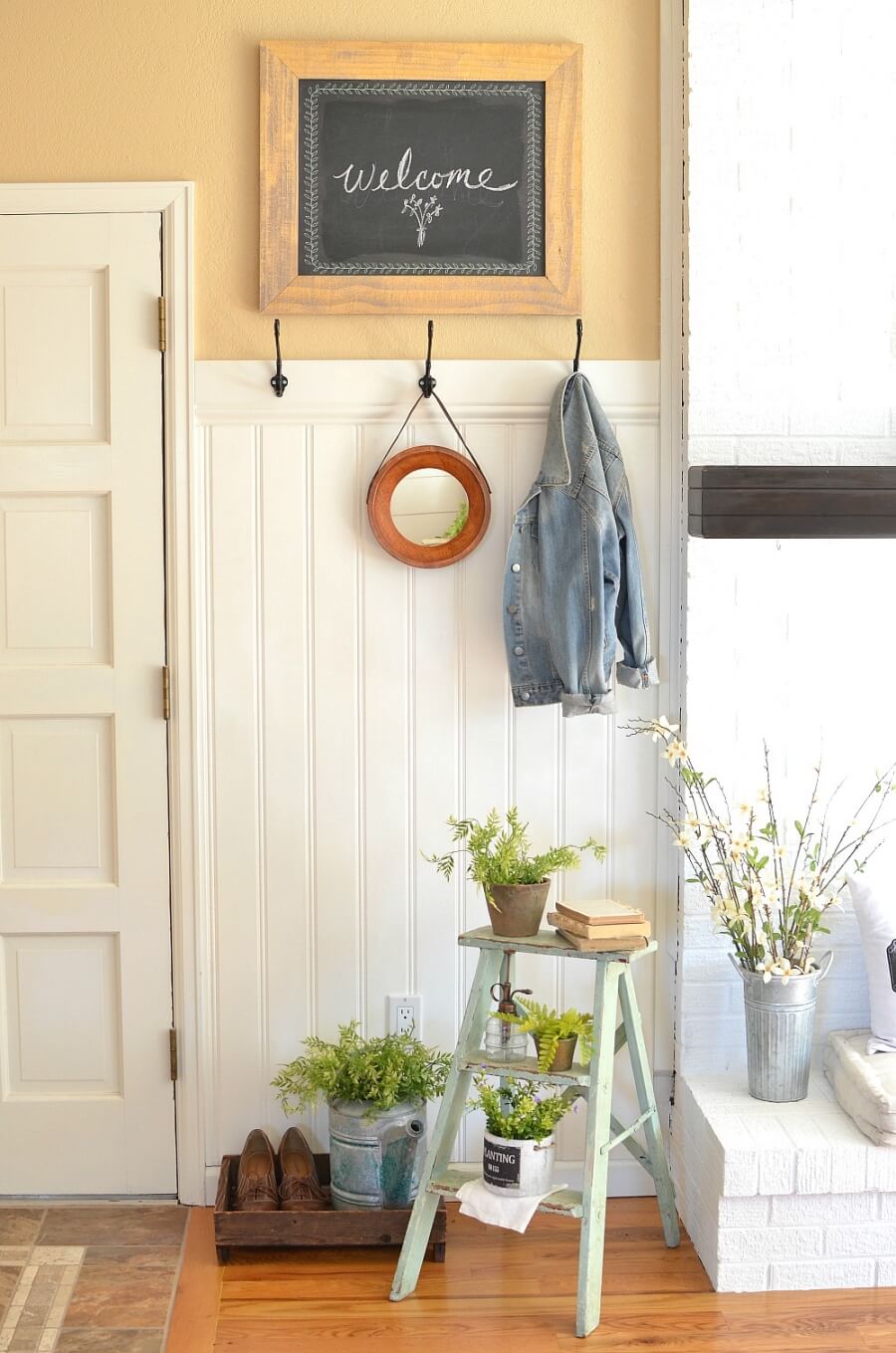 Put Seasonal Touches to the Entryway 