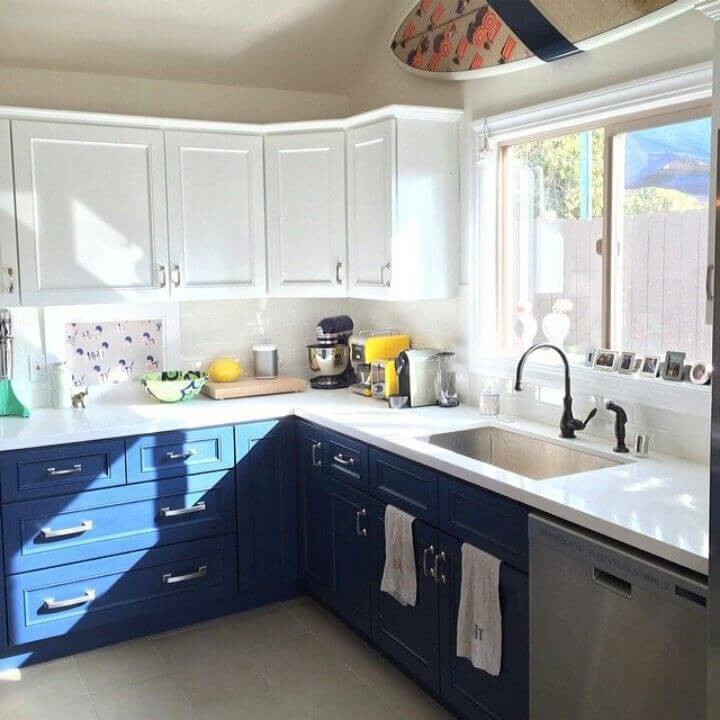 Blues can certainly make the most out of a cool kitchen