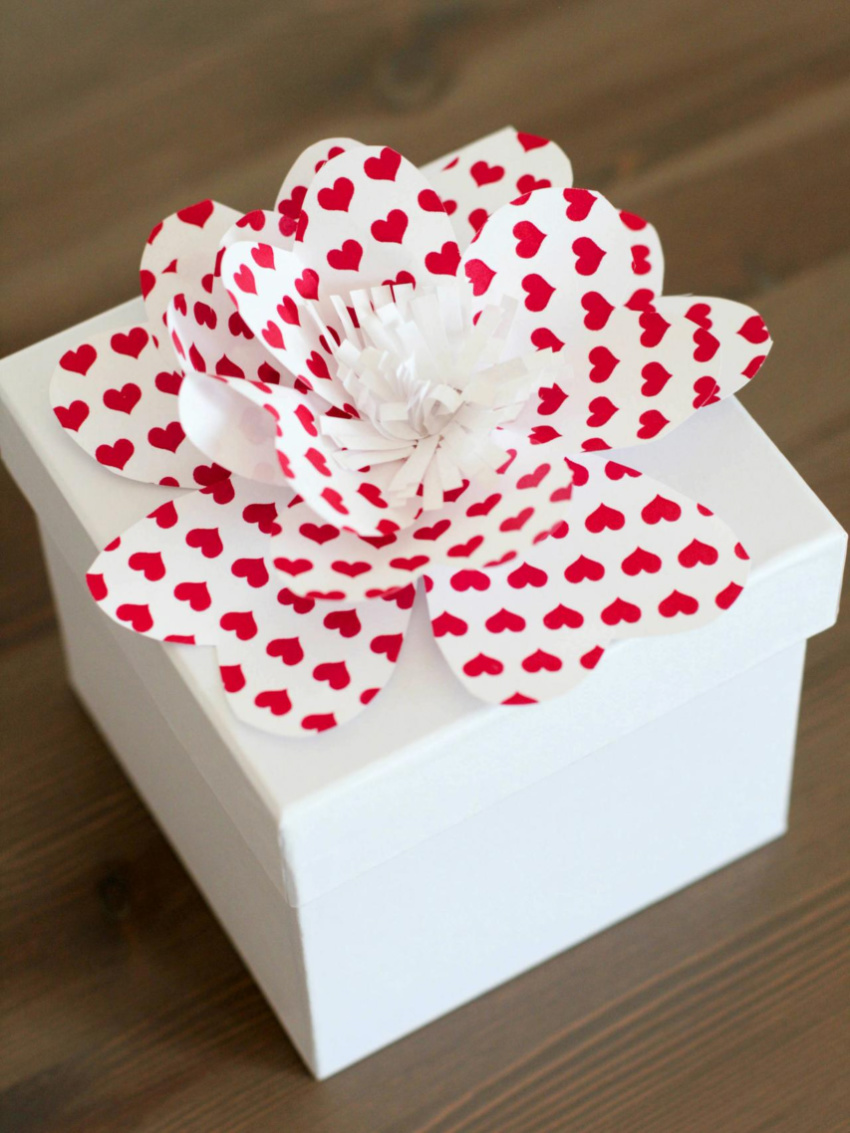 These also look perfect as gift toppers! Source: DIY Network