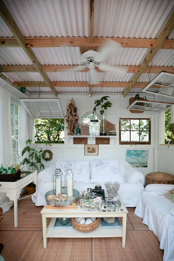 Some of the best ways to dress up a mundane ceiling